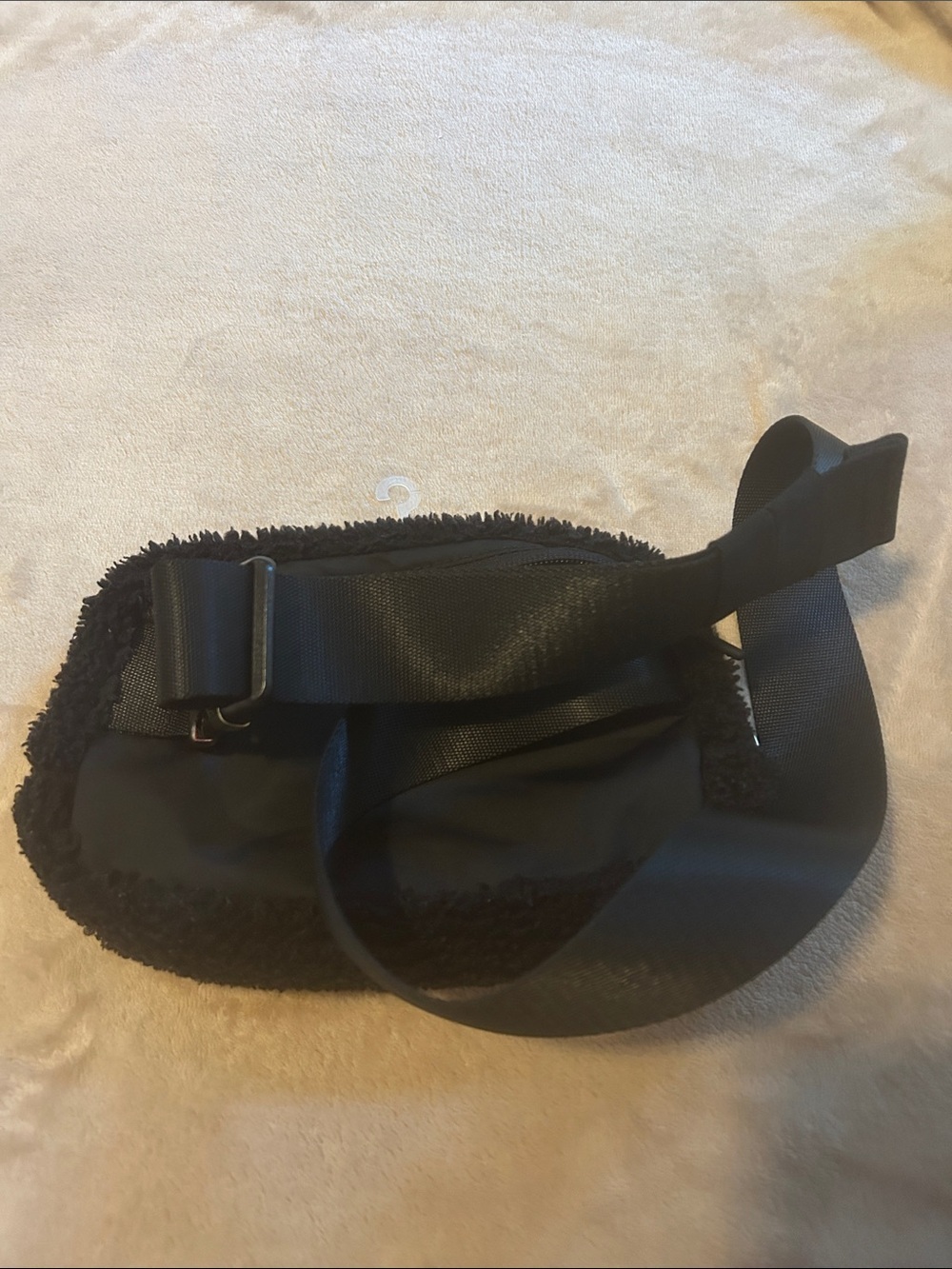 Lululemon Everywhere Belt Bag - Picture 4 of 8